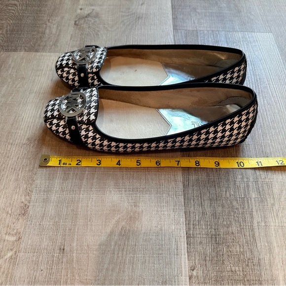 EUC Michael Kors Black and White Houndstooth Loafers 9.5 Holiday Business Casual - Picture 8 of 11